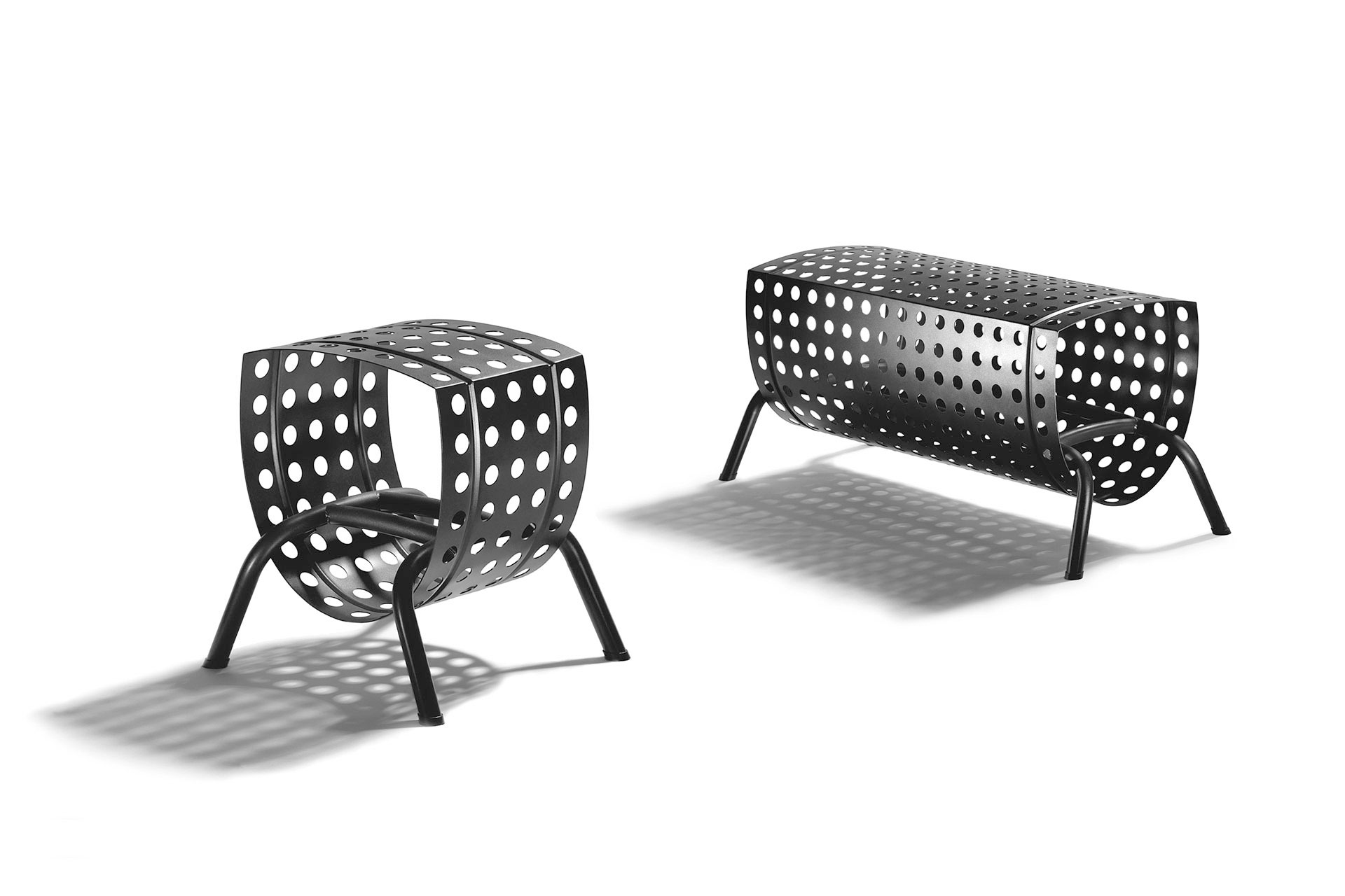 Turtle stool and bench. Sheet metal design. Design architect Ulrik Blomquist. Photo: Åke Gunnarsson / VUE, Jacob Gils, www.jacobgils.com